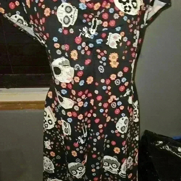 Skull Dress Size XXL - Picture 2 of 8